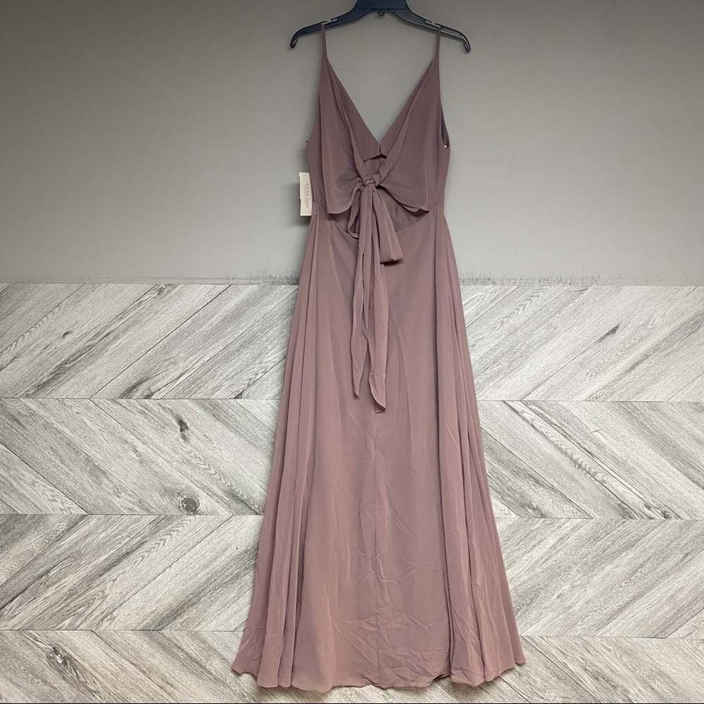 Jenny Yoo Collection Dani Tie Back V-Neck Gown Fig - Picture 8 of 10